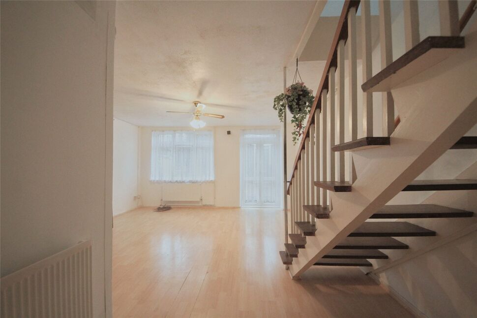 Main image of 3 bedroom Mid Terrace House to rent, Rosslyn Road, Walthamstow, E17