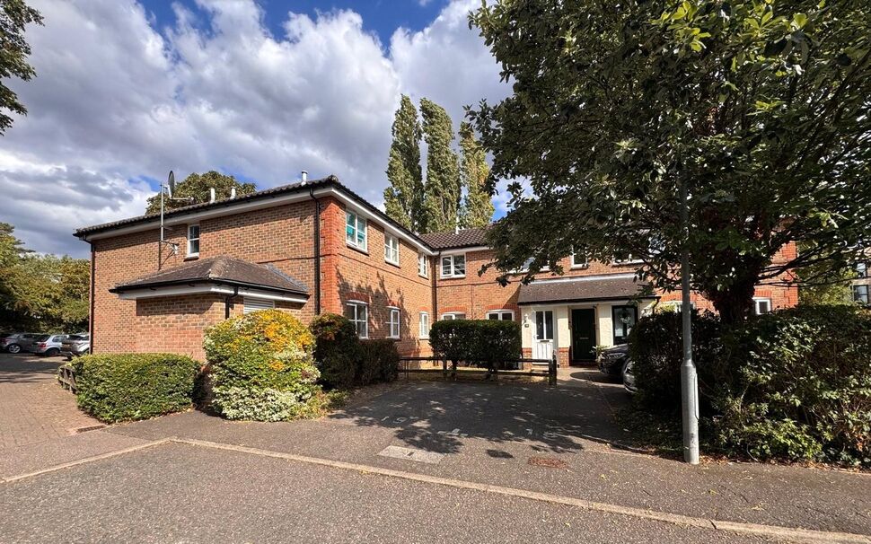 Main image of 2 bedroom  Flat to rent, Bryony Close, Loughton, IG10