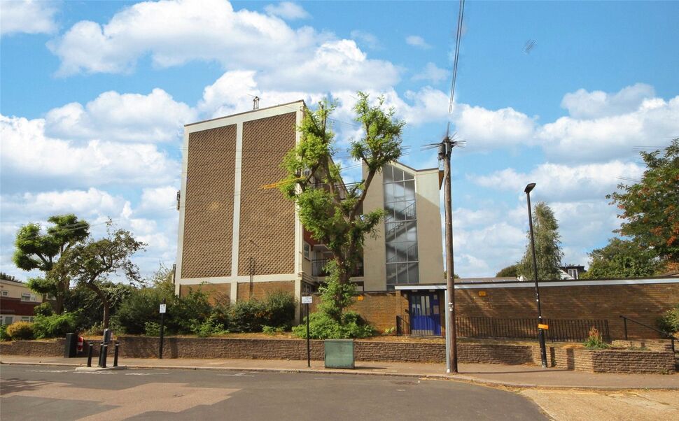 Main image of 2 bedroom Flat to rent, Grosvenor Park Road, Walthamstow, E17
