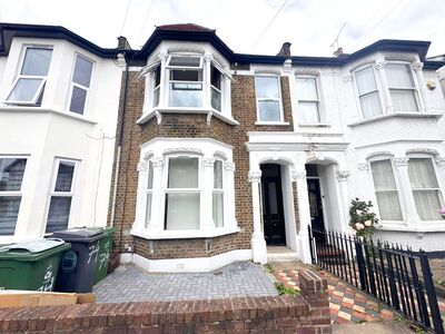 Hatherley Road, 2 bedroom  Flat to rent, £1,900 pcm