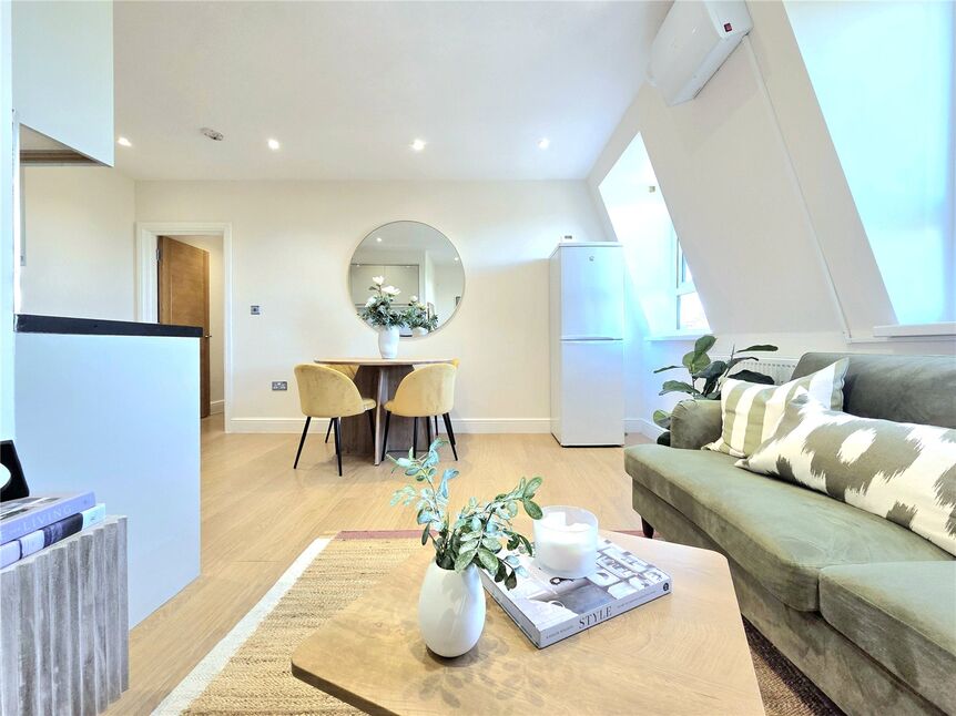 Main image of 2 bedroom Flat for sale, Eastwood Close, South Woodford, E18