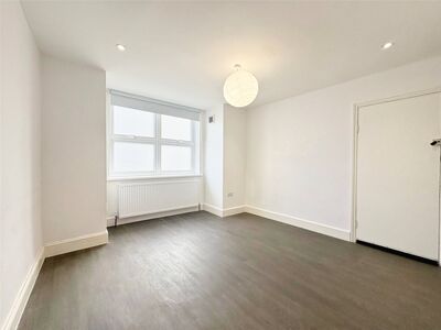 Fulbourne Road, 2 bedroom  Flat to rent, £1,695 pcm