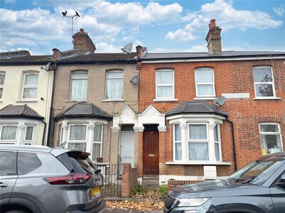 Hamilton Road, 3 bedroom  House to rent, £2,300 pcm