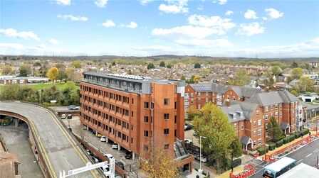 Eleanor Cross Road, 2 bedroom  Flat to rent, £1,550 pcm