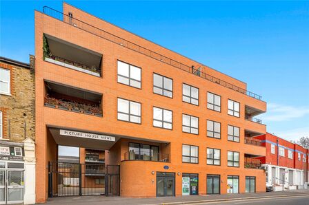 Cunard Apartments, 2 bedroom Flat for sale, &pound;525,000