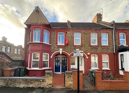 Kettlebaston Road, 2 bedroom  Flat to rent, £1,995 pcm