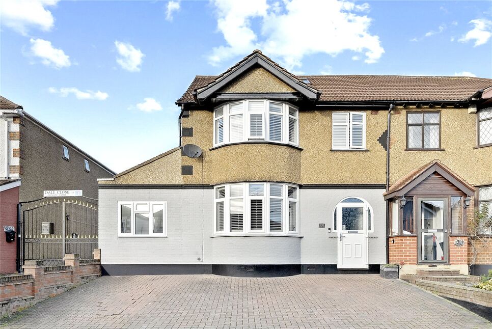 Main image of 4 bedroom House to rent, Dale View Crescent, Chingford, E4