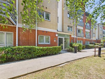 Hawker Place, 2 bedroom Flat to rent, &pound;2,100 pcm