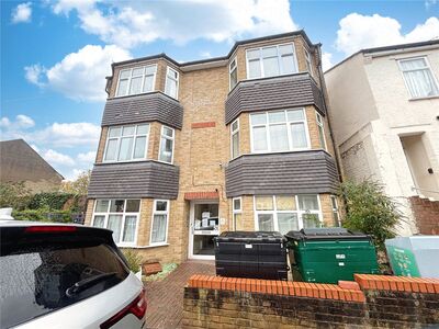 Byron Road, 2 bedroom Flat to rent, &pound;1,700 pcm