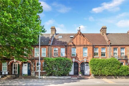 Markhouse Road, 3 bedroom Flat for sale, &pound;550,000