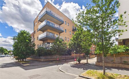 3 bedroom Flat for sale