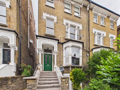 Downs Road, 2 bedroom Flat to rent, &pound;2,300 pcm