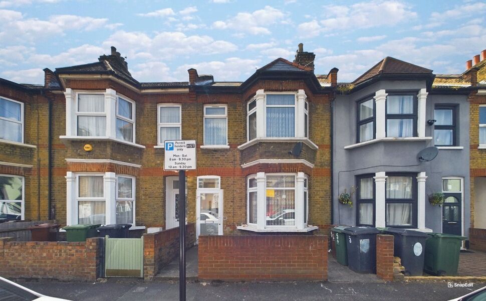 Main image of 3 bedroom Mid Terrace House for sale, Truro Road, Walthamstow, E17