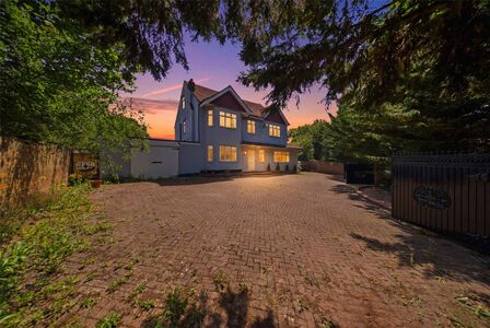 6 bedroom Detached House for sale