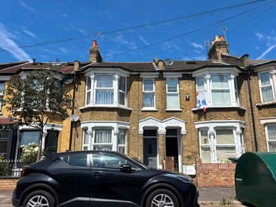 Livingstone Road, 2 bedroom Flat to rent, &pound;2,000 pcm