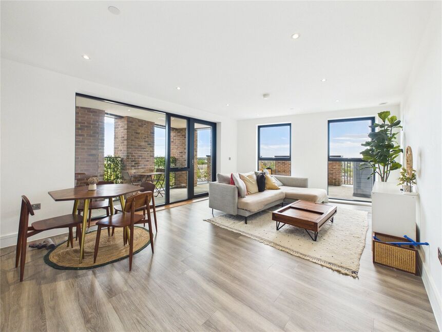Main image of 2 bedroom Flat to rent, Hoe Street, Walthamstow, E17
