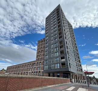 Hoe Street, 2 bedroom Flat to rent, &pound;2,500 pcm
