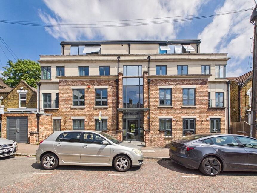 Main image of 1 bedroom Flat for sale, Stainforth Road, London, E17