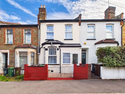 3 bedroom Mid Terrace House for sale