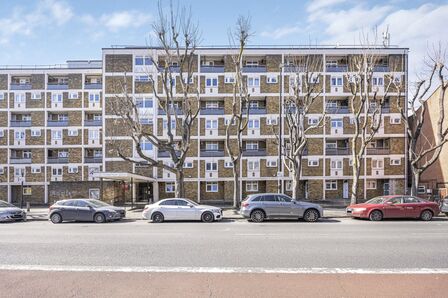 3 bedroom Flat for sale