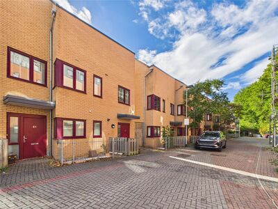 3 bedroom End Terrace House for sale