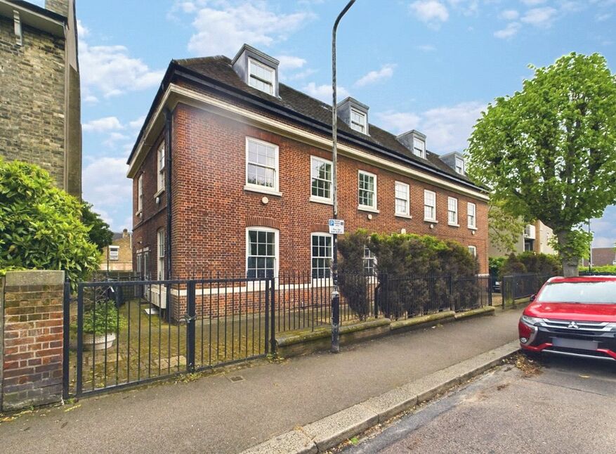 Main image of 2 bedroom Flat to rent, Grosvenor Park Road, Walthamstow, E17