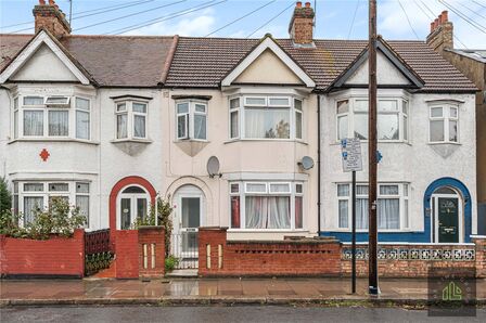 Brantwood Road, 3 bedroom Mid Terrace House for sale, &pound;550,000