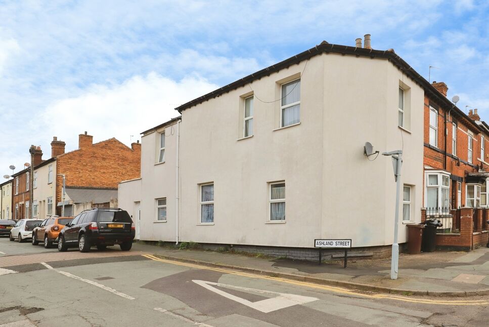 5 bedroom End Terrace House for sale