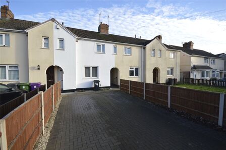 First Avenue, 3 bedroom Mid Terrace House to rent, £1,000 pcm