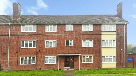 3 bedroom Flat to rent