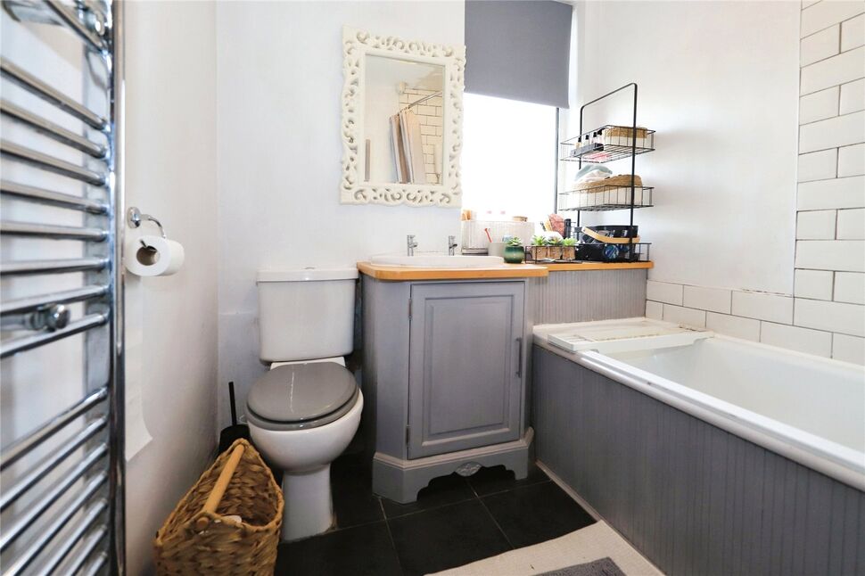 2 bedroom Mid Terrace House for sale, Pinfold Lane, Wolverhampton, WV4