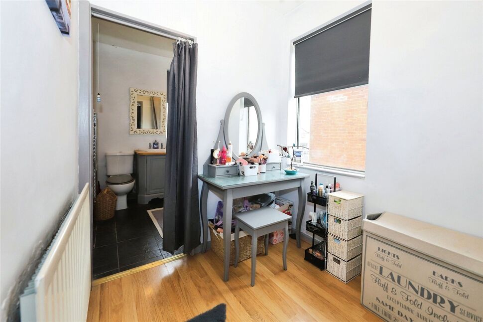 2 bedroom Mid Terrace House for sale, Pinfold Lane, Wolverhampton, WV4 £200,000