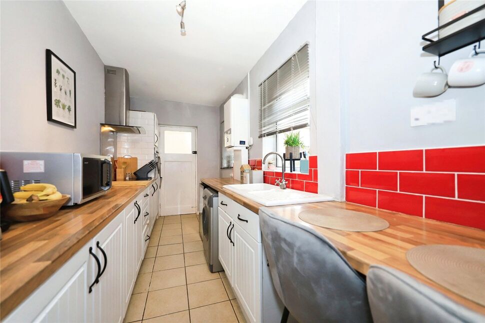 2 bedroom Mid Terrace House for sale, Pinfold Lane, Wolverhampton, WV4 £200,000