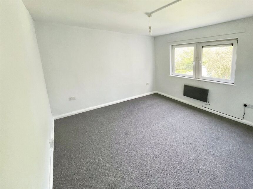 2 bedroom Flat to rent, Badger Drive, Wolverhampton, WV10 £850 pcm