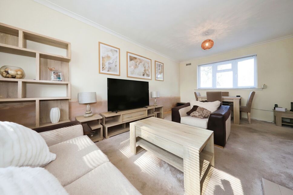 Lounge / Dining Room