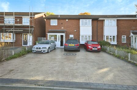 Blaydon Road, 4 bedroom Semi Detached House to rent, &pound;1,350 pcm