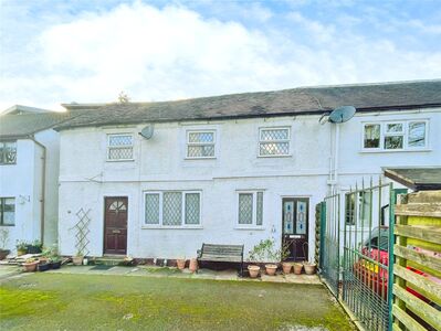 Station Street, 2 bedroom Mid Terrace House to rent, £825 pcm
