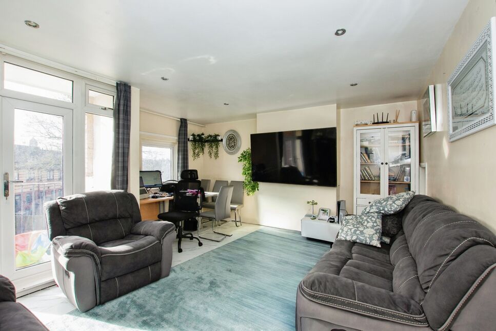 Lounge / Dining Room