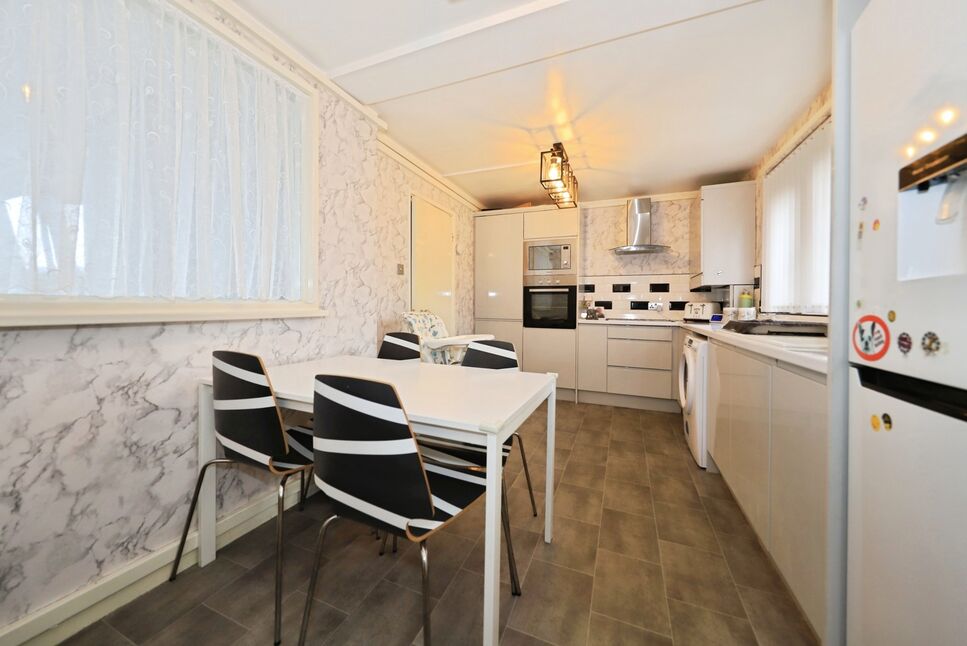 Kitchen / Dining