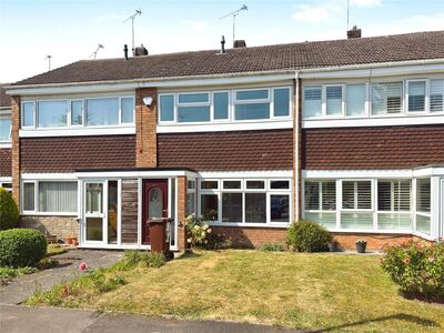 3 bedroom Mid Terrace House to rent