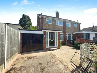 3 bedroom Semi Detached House to rent