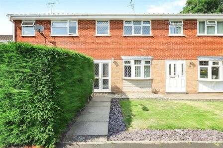 Sedgefield Grove, 3 bedroom Mid Terrace House to rent, £1,050 pcm