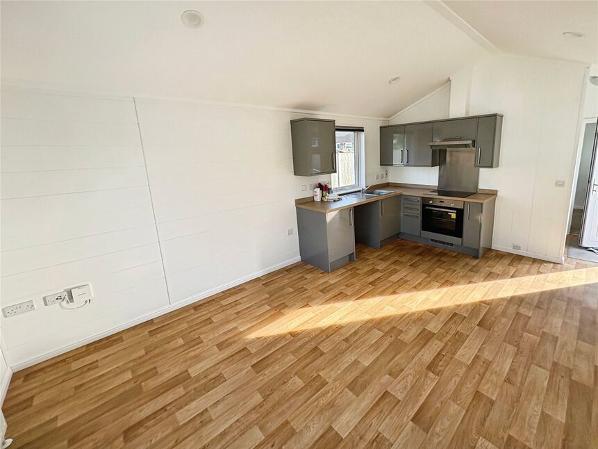 Open Plan Living Room / Kitchen