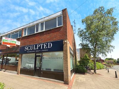 Station Road, 2 bedroom  Flat to rent, £850 pcm