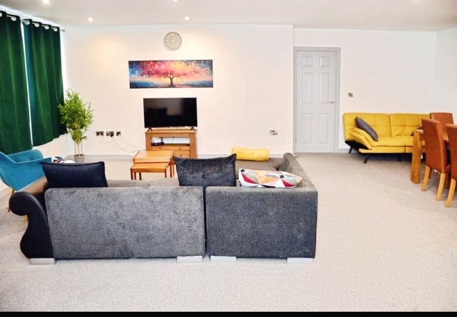 Living Room / Kitchen