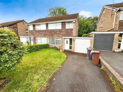 3 bedroom Semi Detached House to rent