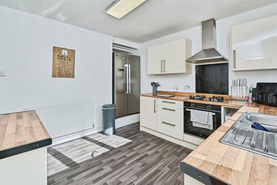 Kitchen / Breakfast Room