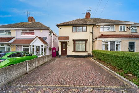 Moreton Road, 4 bedroom Semi Detached House for sale, £270,000