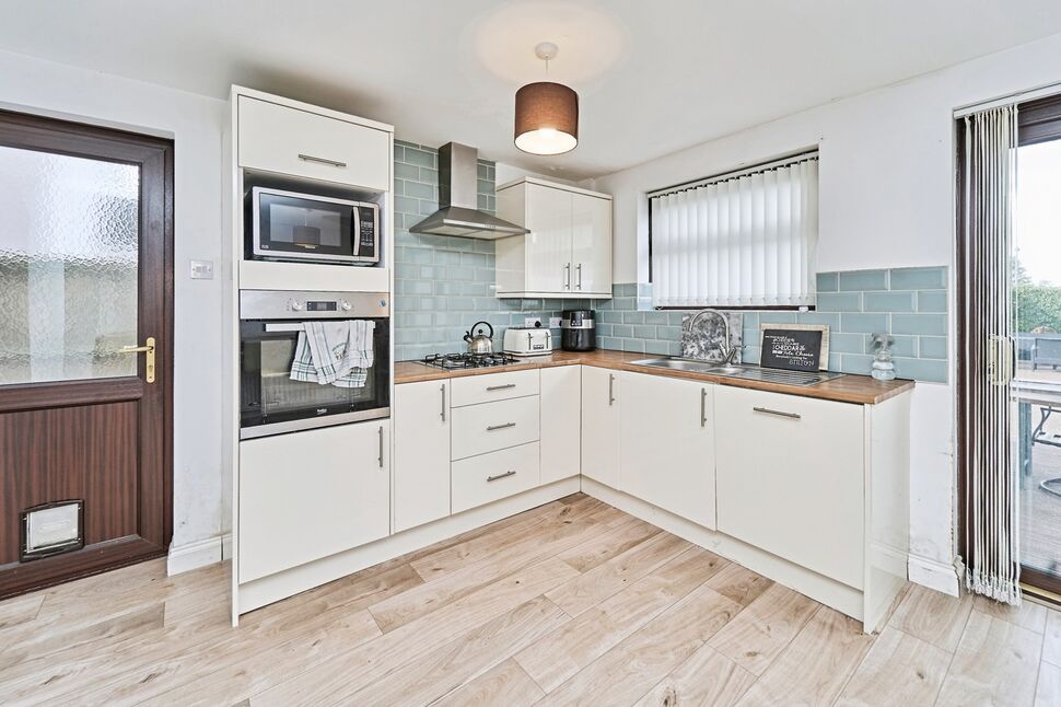 Kitchen / Breakfast Room