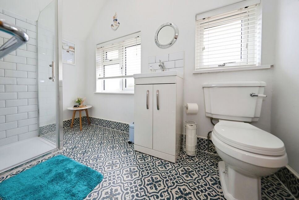 Shower Room / WC
